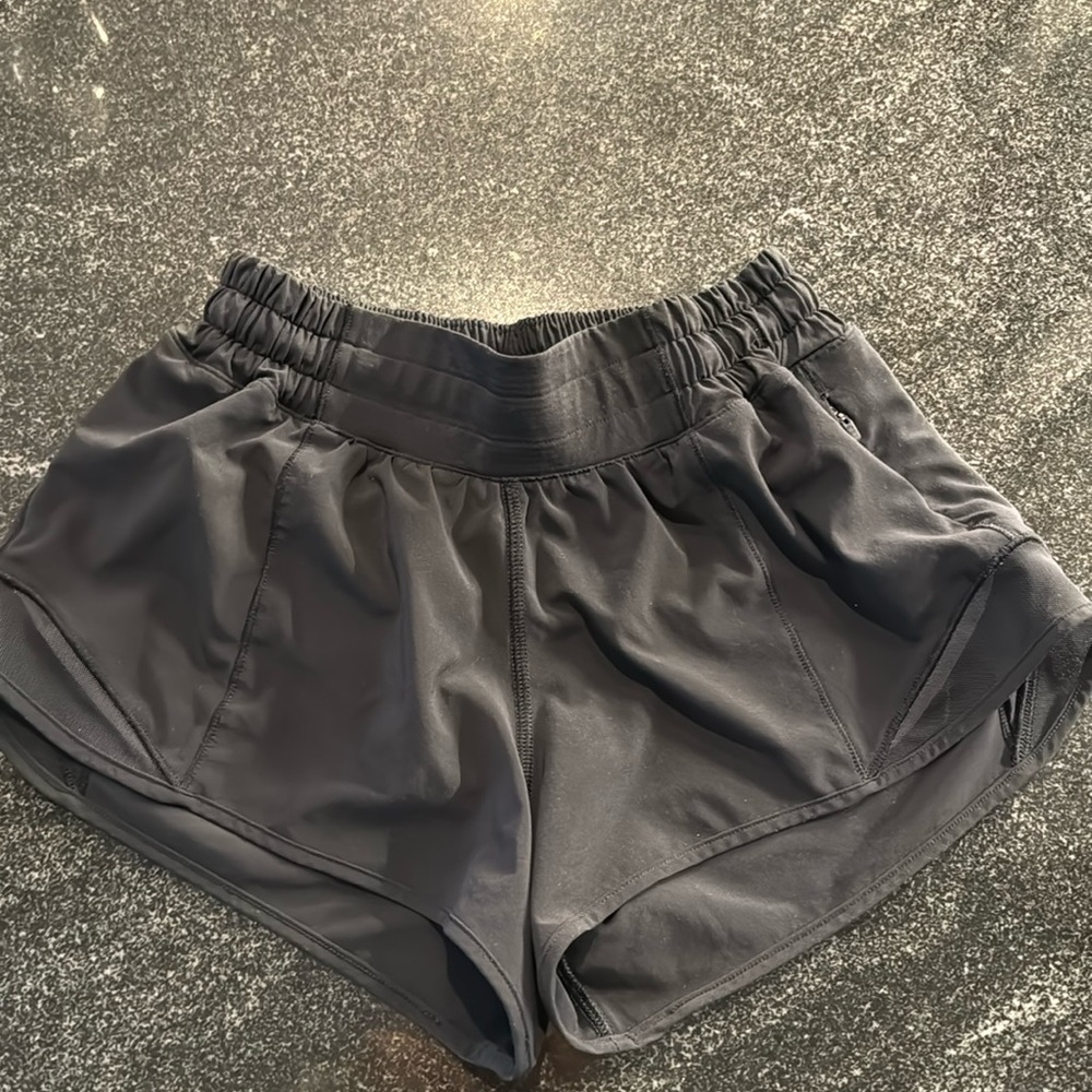 Lululemon hottie hot 2.5 shorts
